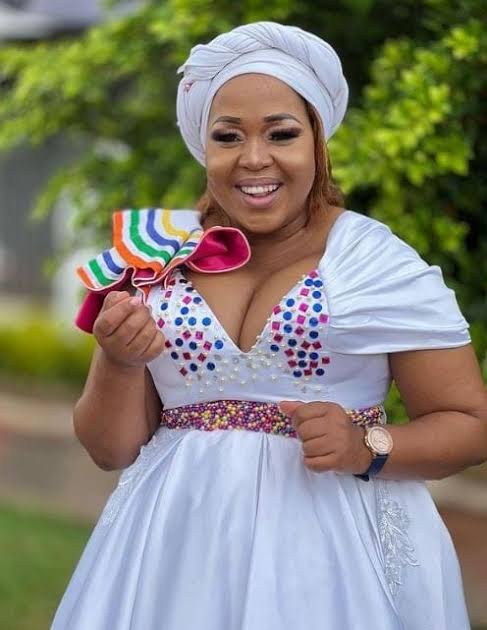 Winnie Mashaba Breaks Down in Tears After a Free State Fan Gives Her R50 for a Cold Drink