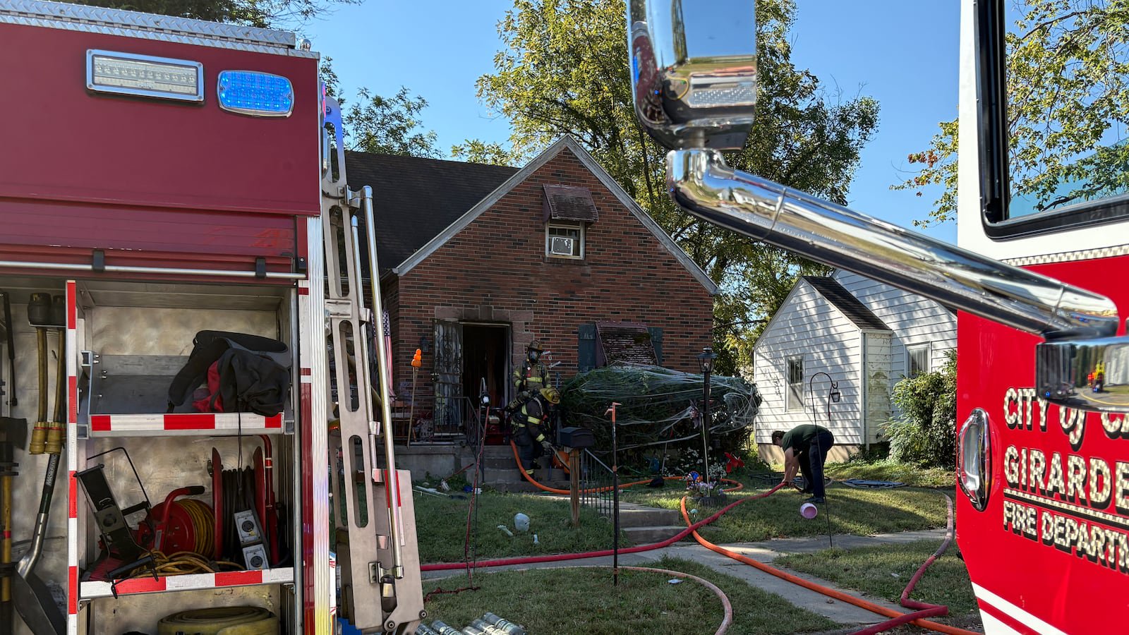 Crews respond to house fire in Cape Girardeau