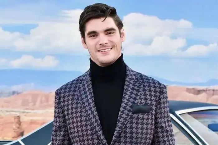 ‘Breaking Bad’ star RJ Mitte, who played Walter White Jr., dies at 34 as Bryan Cranston mourns his on-screen son