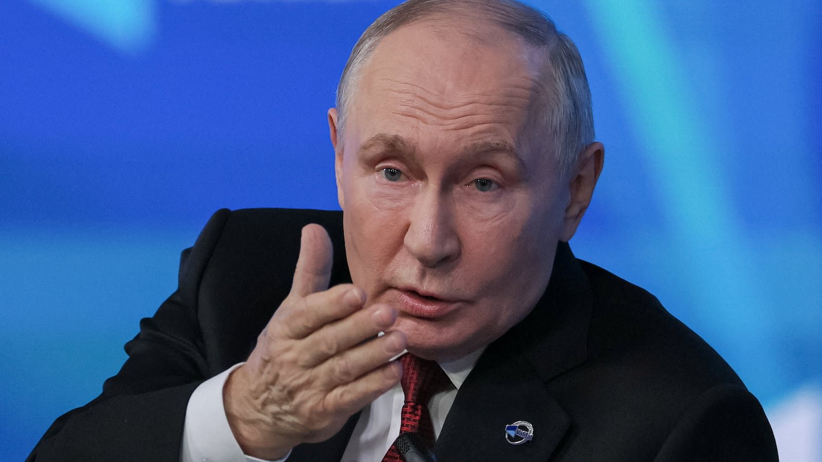 Putin’s Plague Mystery Deepens as Russia Scrambles to Contain Fallout