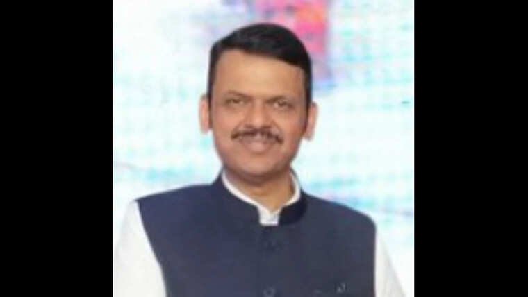 CM Devendra Fadnavis Directs Uninterrupted Food Grain Supply to 265 Drought-Affected Talukas in Maharashtra
