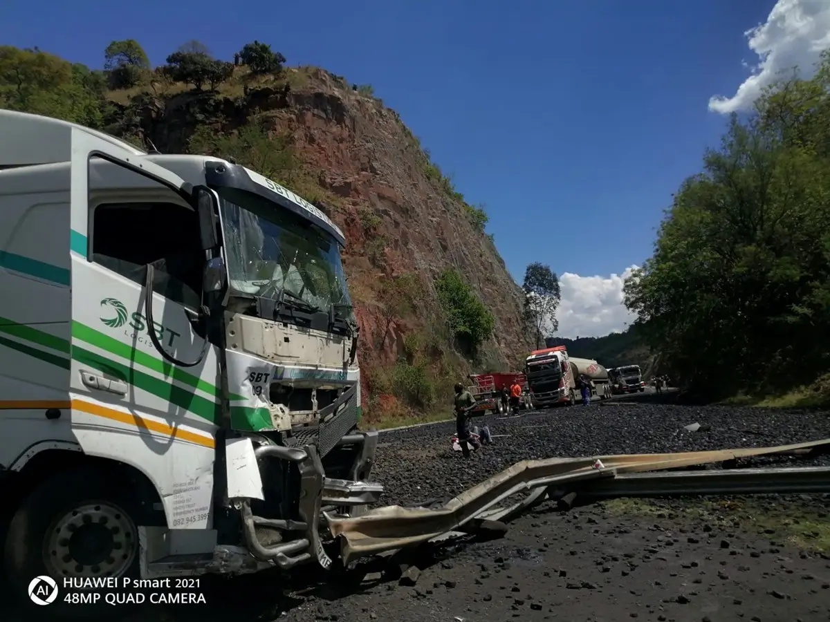 Watch: Dust Still Hanging in the Air as Truckers Rush to Help Injured Driver on N4 Elands Valley