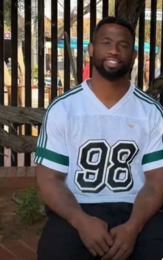 Siya Kolisi’s Amsterdam Photo Gets Mzansi Talking About His Relationship With Girlfriend Rachel John
