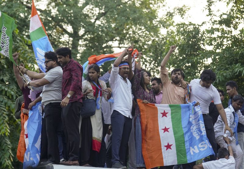 Dhruv Rathee, Prakash Raj to join Bengaluru, Delhi protests over ‘vote chori’