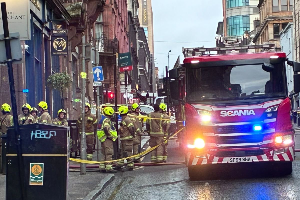 Fire breaks out in Glasgow city centre pub as crews rush to blaze