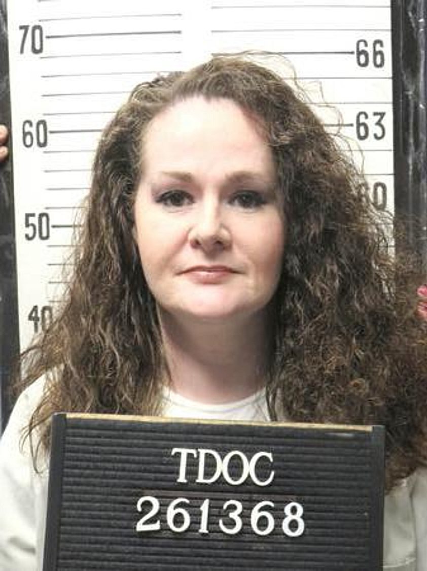 Shock twist as first woman to be executed in Tennessee in 200 years swerves fate just MINUTES before lethal injection