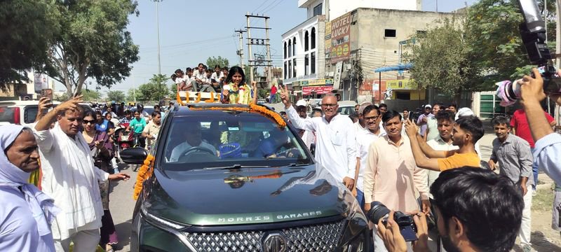Asiad womens hockey team member Ishika lauded for clinching gold; Bhiwani residents celebrate