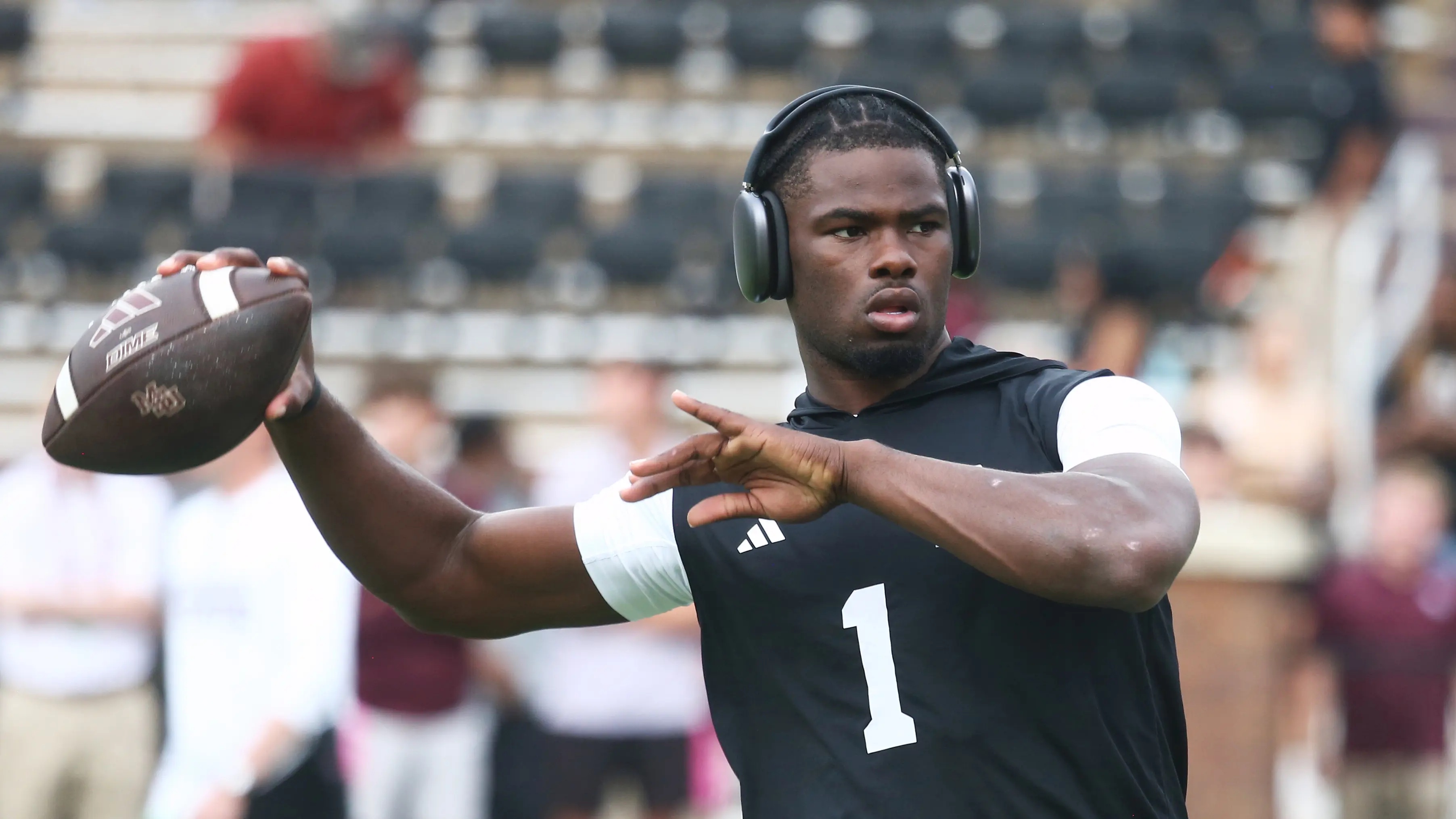 Mississippi State’s Backup QB Battle Has a Veteran in an Awkward Spot