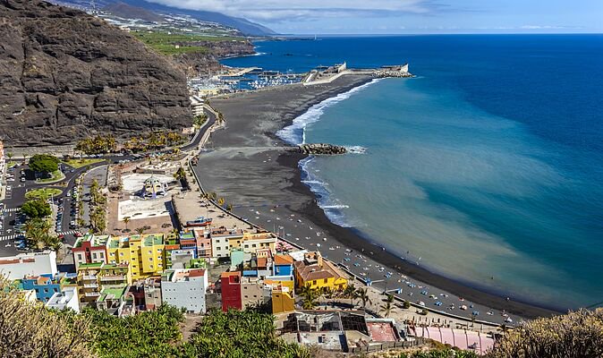 Jet2 to cancel all flights to Spanish holiday hotspot filled with Brits