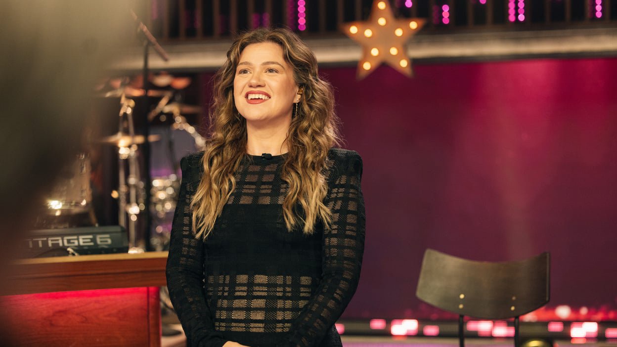Kelly Clarkson’s Brooklyn shopping complaint has the internet taking sides