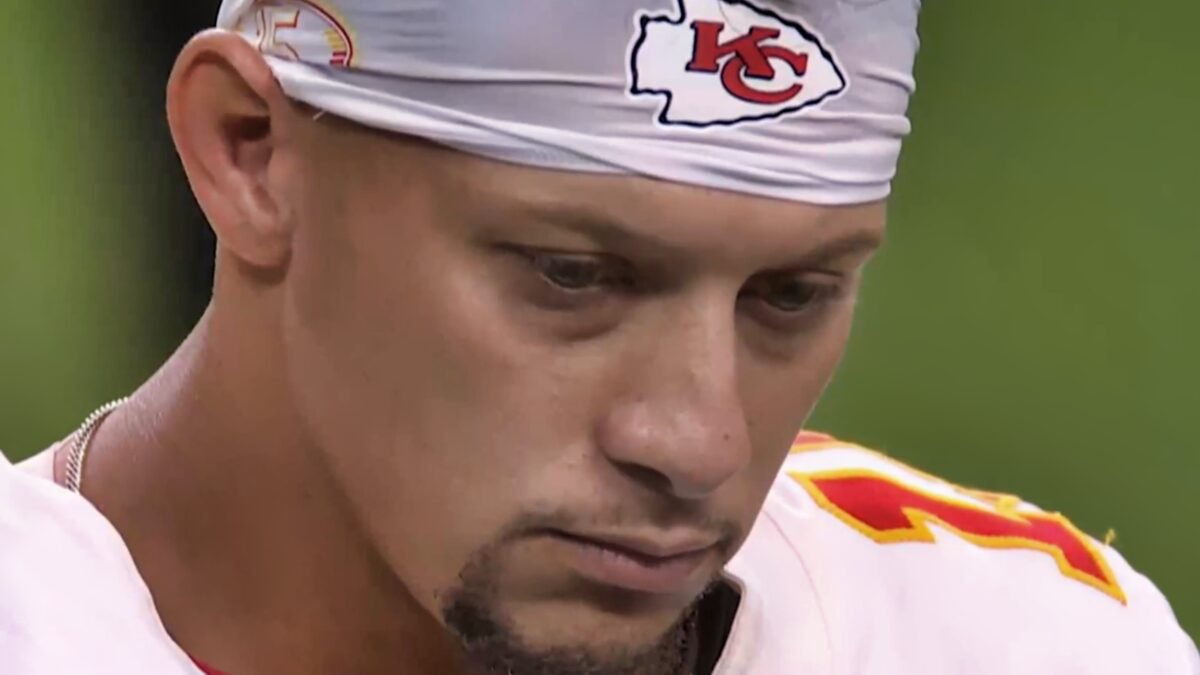 Cameras Caught Patrick Mahomes’ Immediate Reaction After Seeing Tyquan Thornton Broken Ankle Snapped In The Wrong Direction [VIDEO]