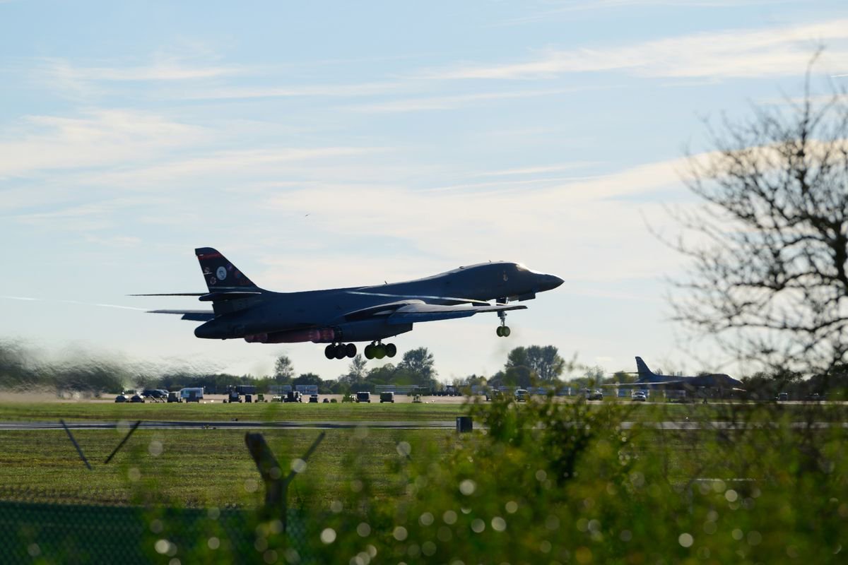 US withdraws all bombers from RAF Fairford after suspected terror plot