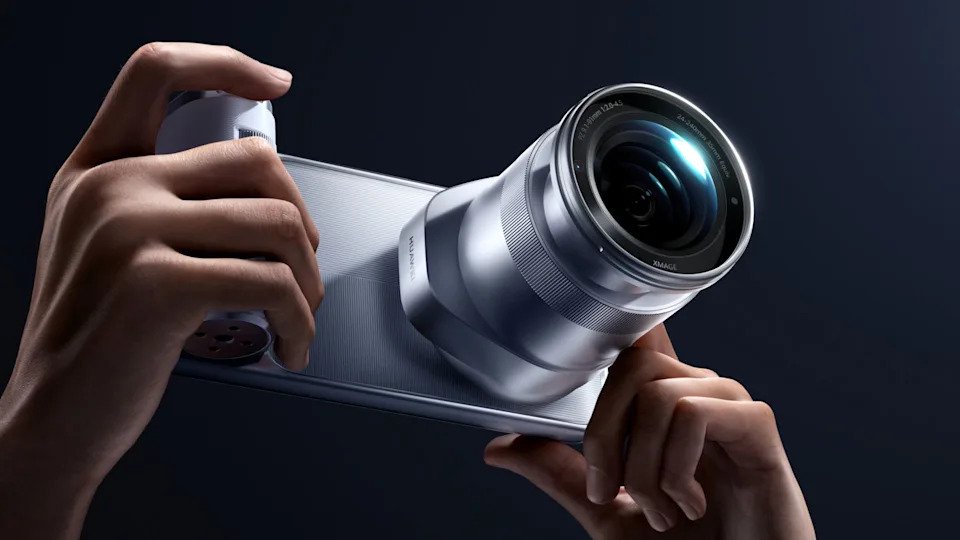 A phone brand you’d forgotten just dropped the most incredible camera phone I’ve ever seen