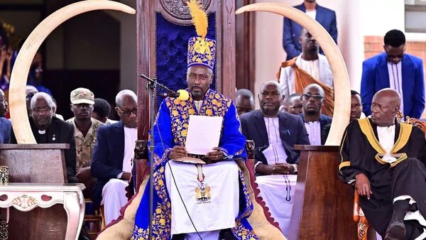 Why Prince Edward Rukidi Kijanangoma did not ascend the throne as Kijanangoma