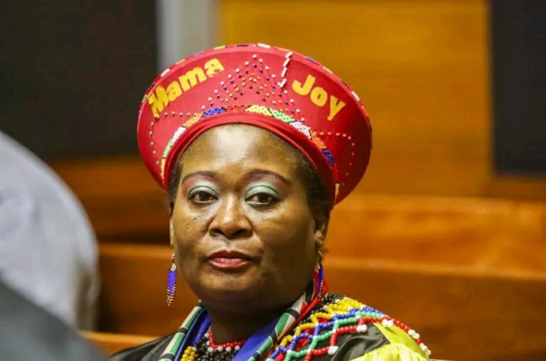 Kaizer Chiefs Will Beat Orlando Pirates Former Pirates Superfan Backs Chiefs