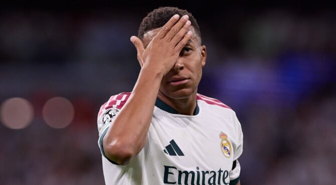 Le onze du Real contre Villarreal : Mourinho tranche pour Mbappé