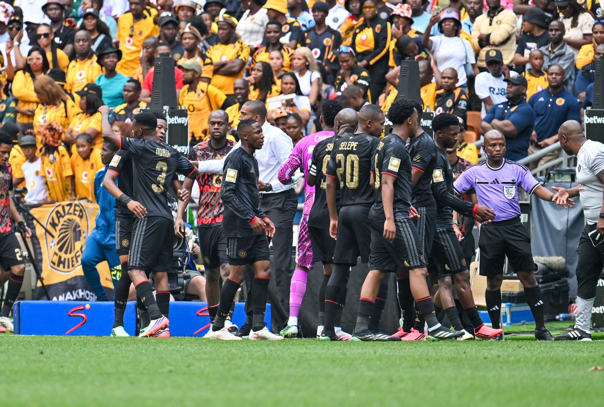 Pirates Beat Chiefs 2-1 to End Their Unbeaten Run in Soweto Derby