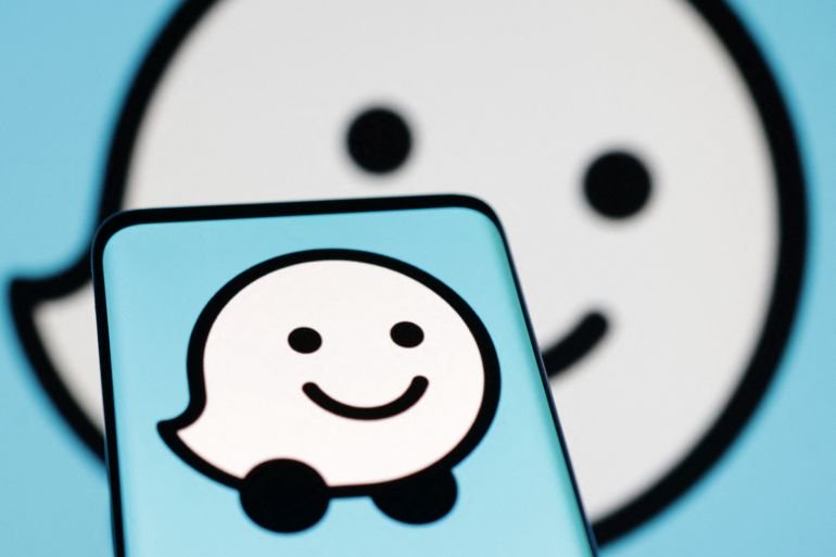 Why has Iraq decided to ban online map service Waze?