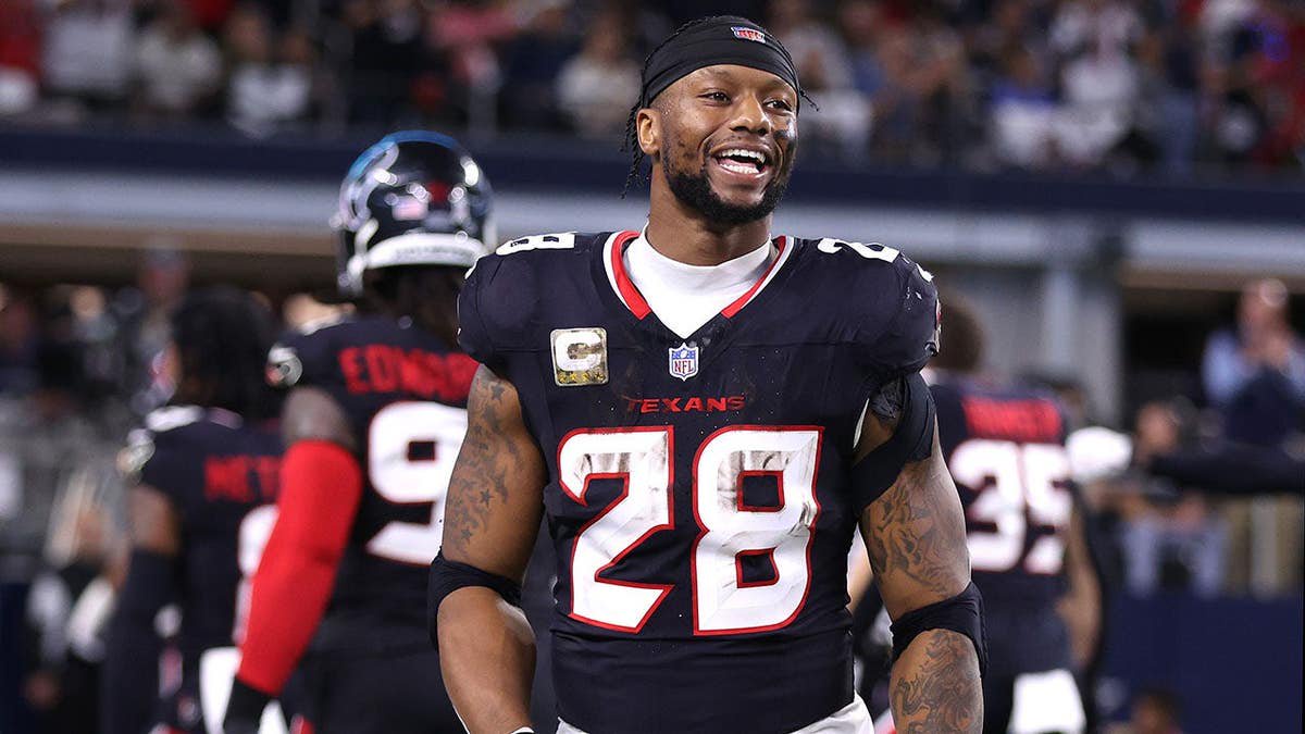 Seattle Seahawks throw Joe Mixon another chance in the NFL following backfield disaster