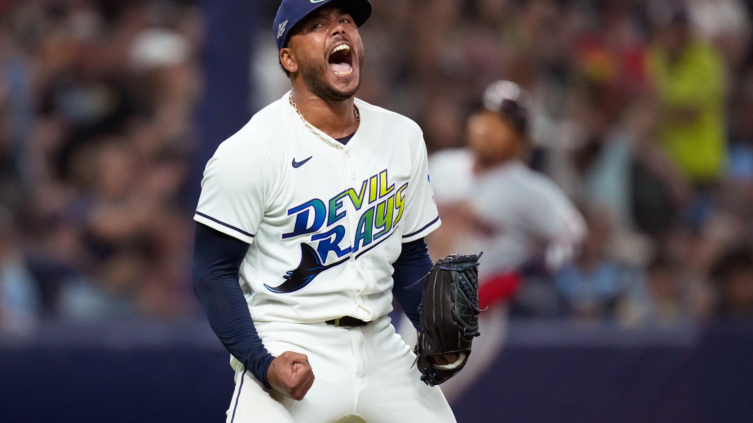 Freddy Peralta, Liam Hicks lift the Rays to a 3-1 win over the Guardians that evens the ALCS at 1-1