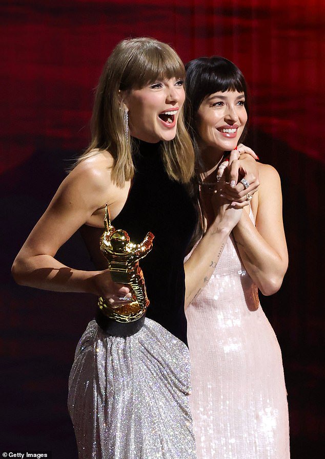VMAs 2026 ratings revealed as fans beg MTV to ‘pull the plug’ on award show after being plagued with problems