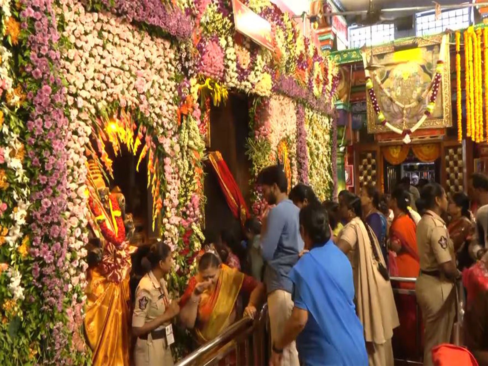 Vijayawada: Devotees rush as Goddess Kanaka Durga adorned as Maha Chandi Devi