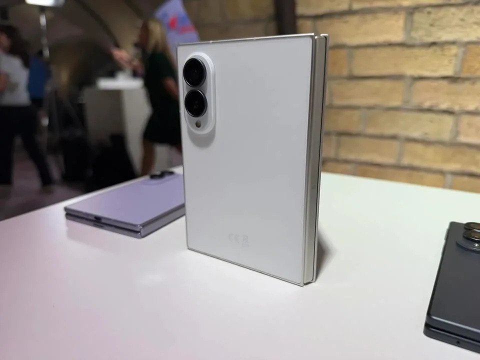 Apple’s iPhone Duo Debut Drives 300% Spike In Samsung Galaxy Z Fold8 Searches