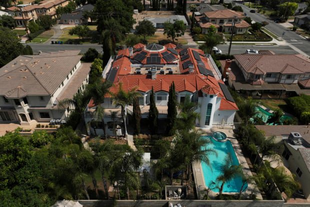California couple charged with child abuse in surrogacy scheme involving at least 21 kids