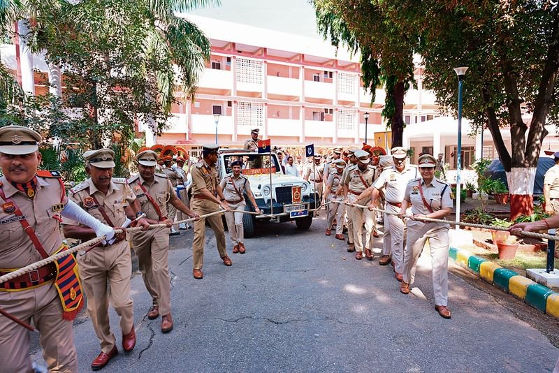 Police bid adieu to veteran officer Jain