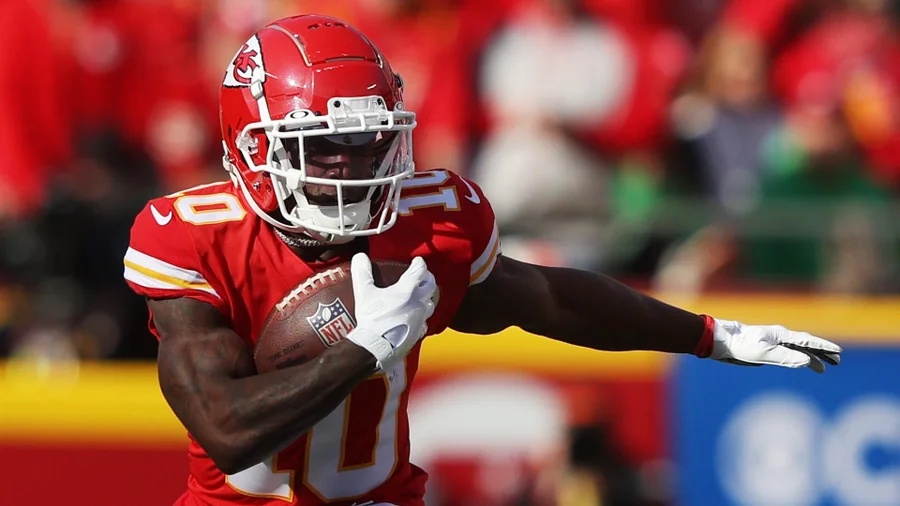 Russell Wilson says Chiefs should call Tyreek Hill amid WR injuries: ‘Why would you not do it?’