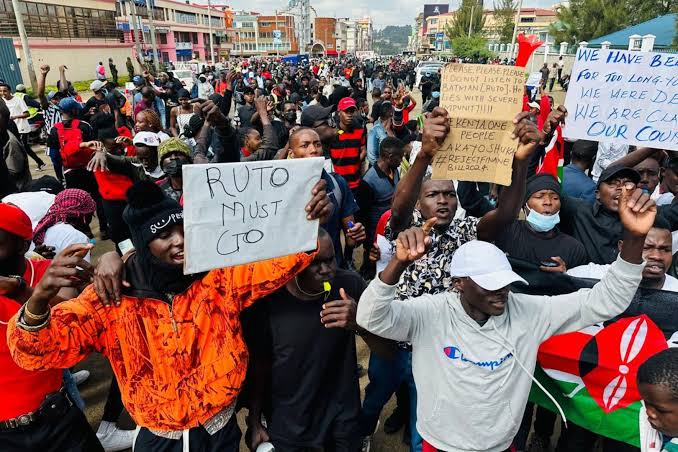 “Ruto Must Go'” Chants in Nairobi CBD as Crowd Starts Building Up For Today’s Fuel Demos, Details