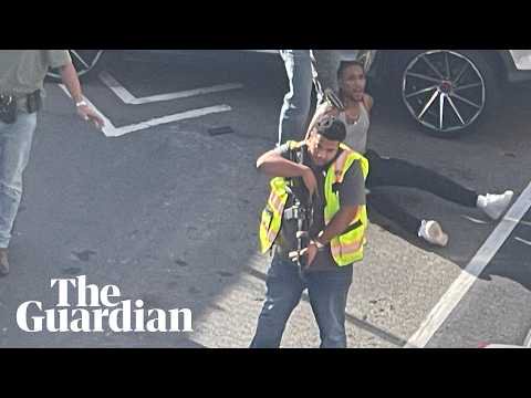 ICE officer shoots man in New York City – video