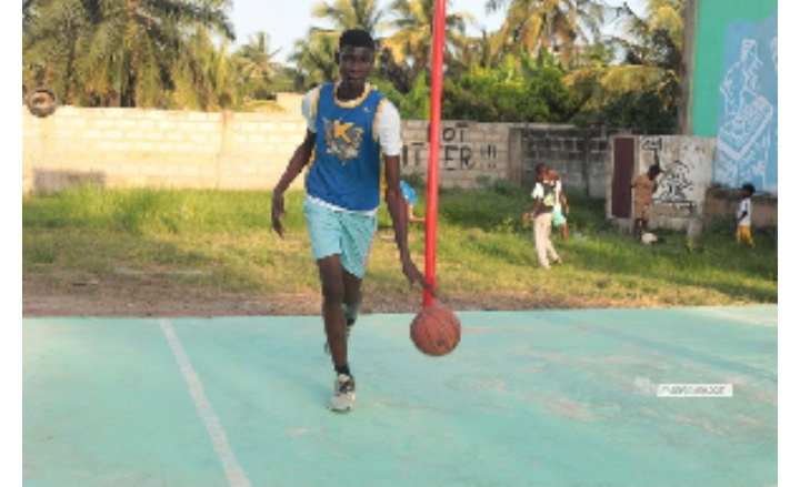 Meet Ephraim Zinser, Ghana’s 7-Foot Basketball Player With Big Dreams