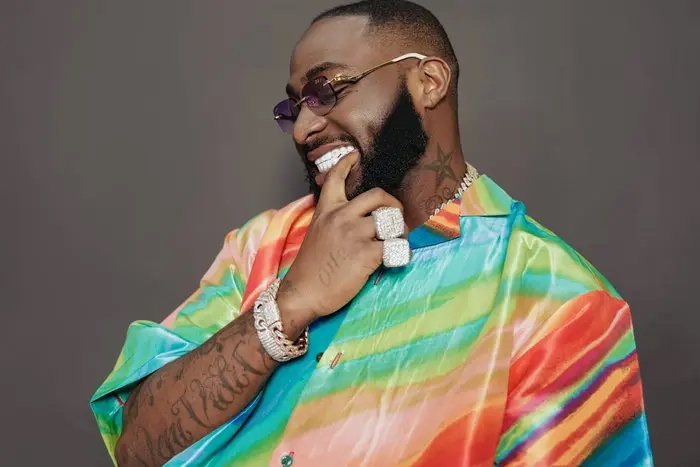 Davido praises Mahama’s humility after video of president dancing in church goes viral