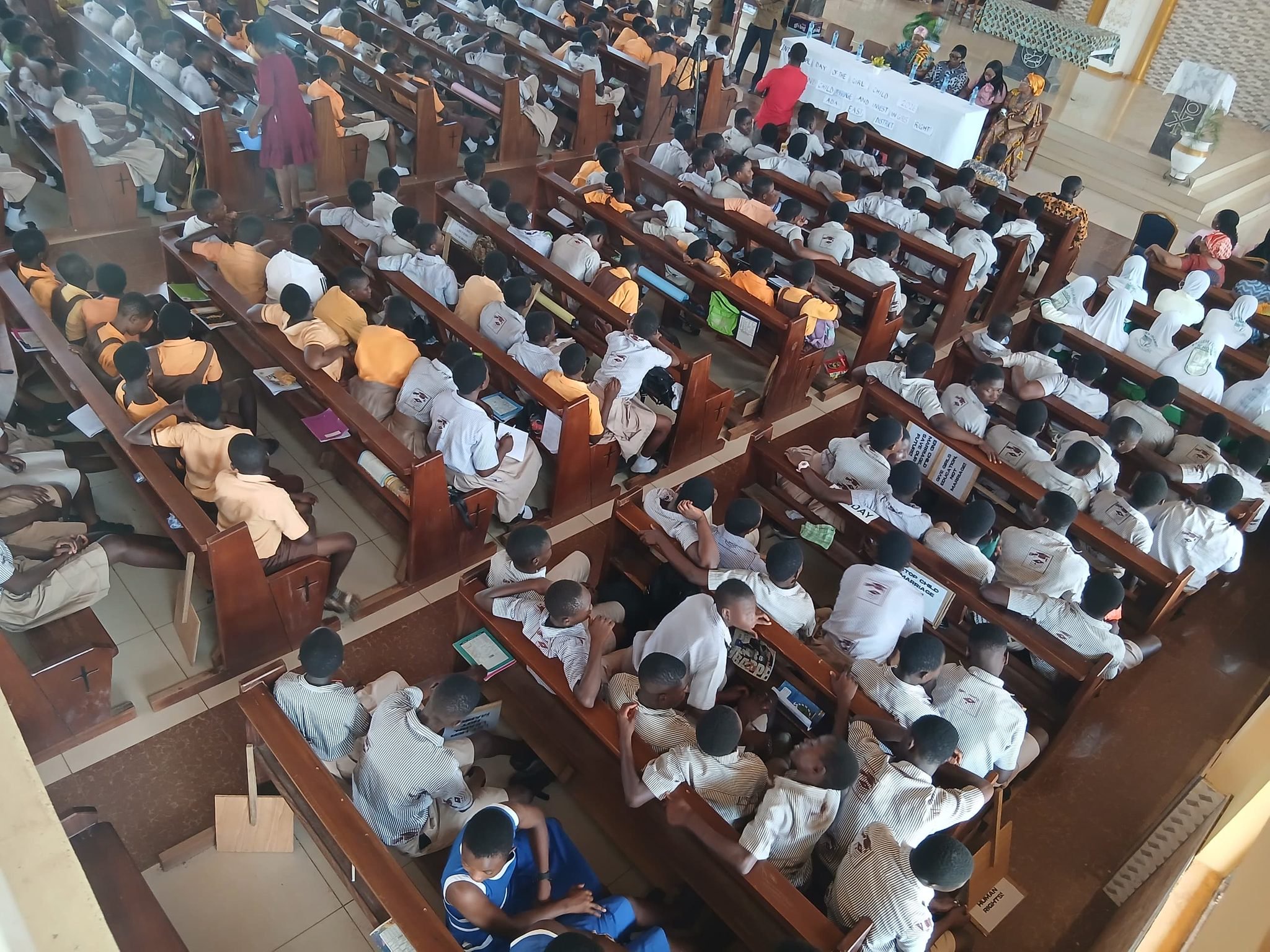 Kasseh market women choke on smoke as refuse burns