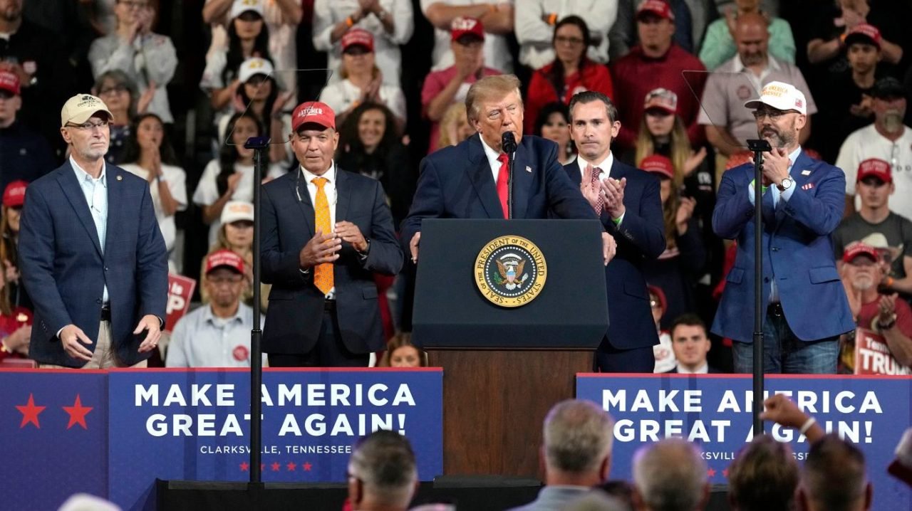 Trump ‘thinking of’ renaming Atlantic or Pacific