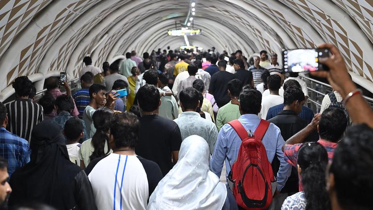 Open platform screen doors, poor signage among issues at Vadapalani Metro Phase II station