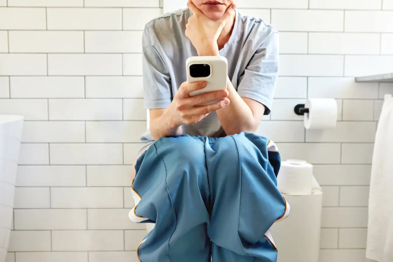 Why Using Your Phone After Bathing Can Be Risky