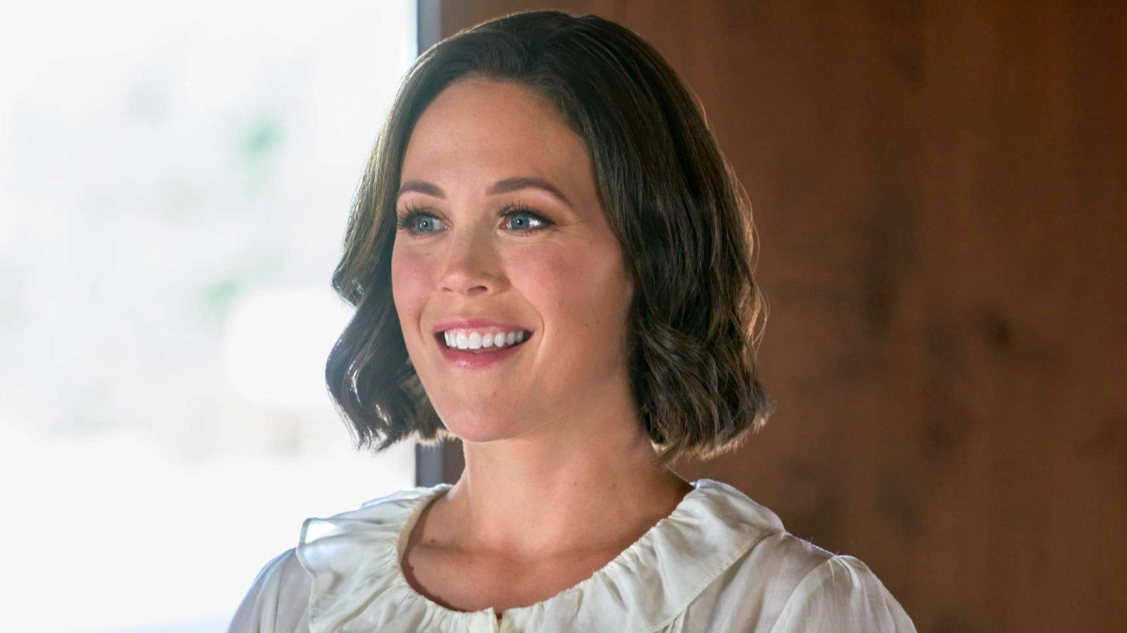 The Stunning Transformation Of When Calls The Heart Star Erin Krakow