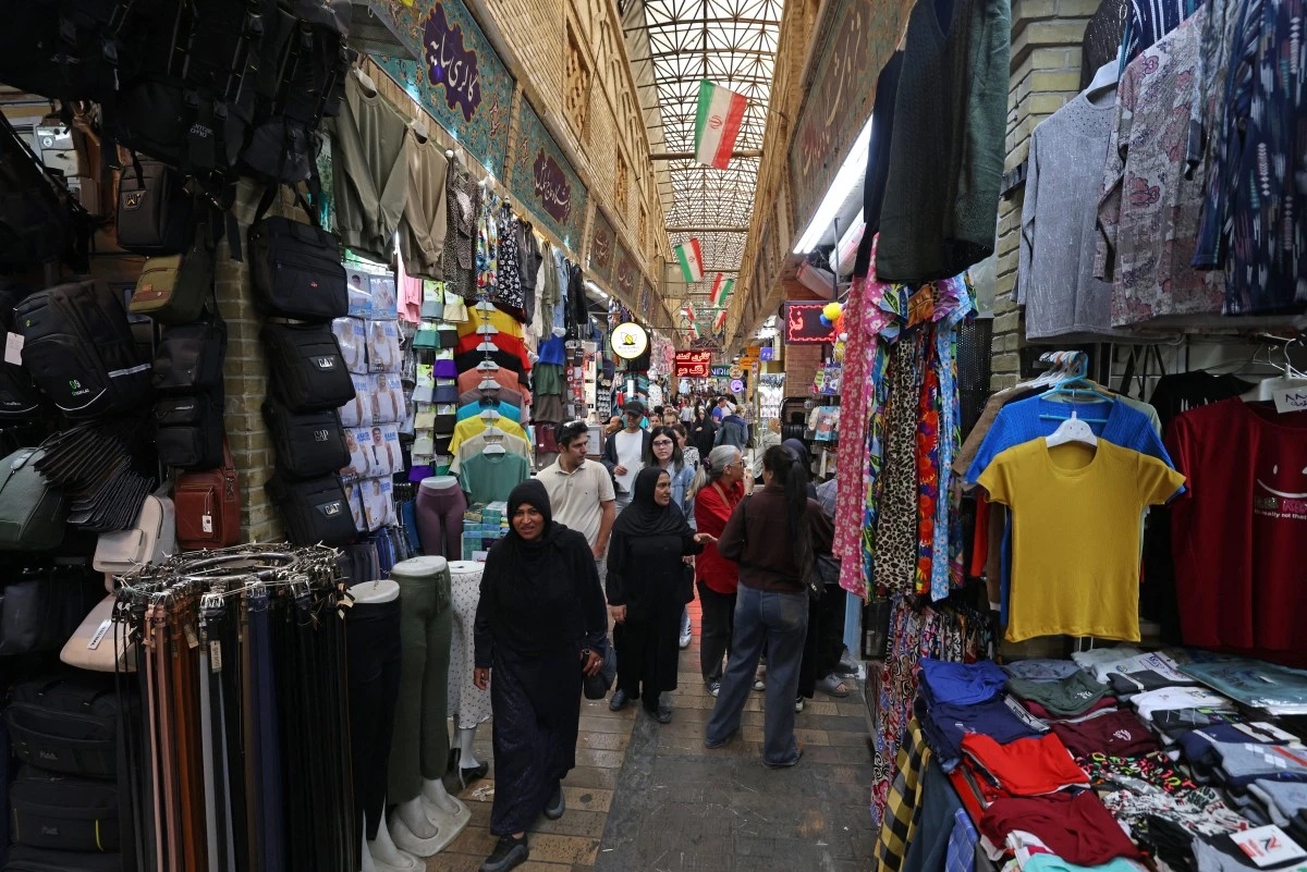 ‘Going bankrupt’: Iran shopkeepers struggle as war dims demand