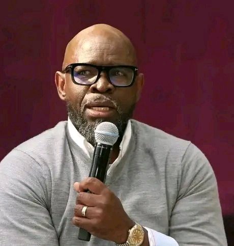 Marawa Reveals What Allegedly Sparked Steve Komphela’s Clash With Wiliete Coach in Angola