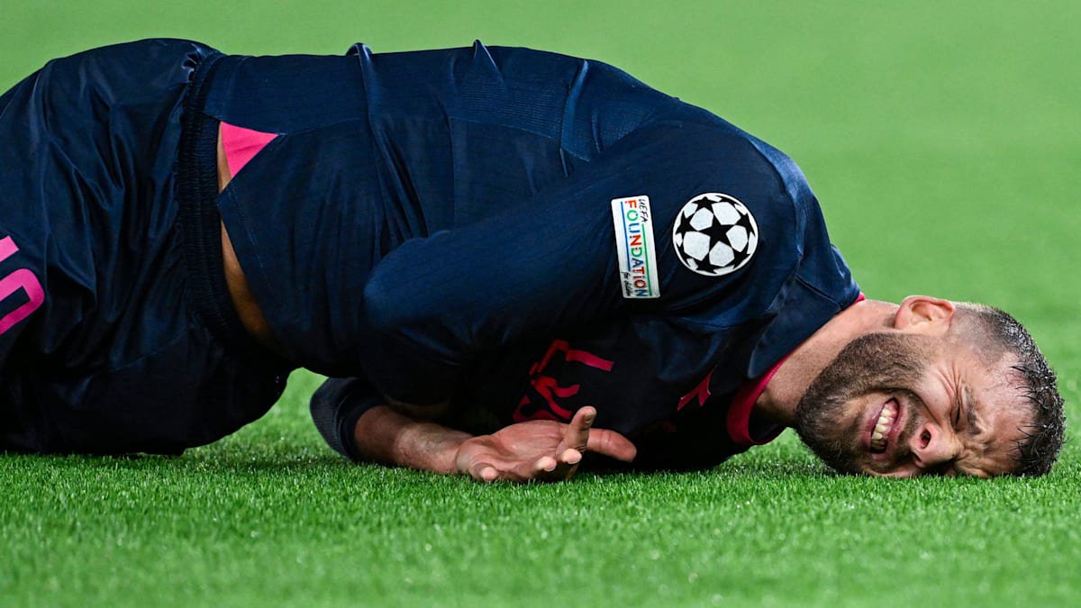 Michael Olise Sent Off as Bayern Munich Draw 3-3 with Viking Stavanger