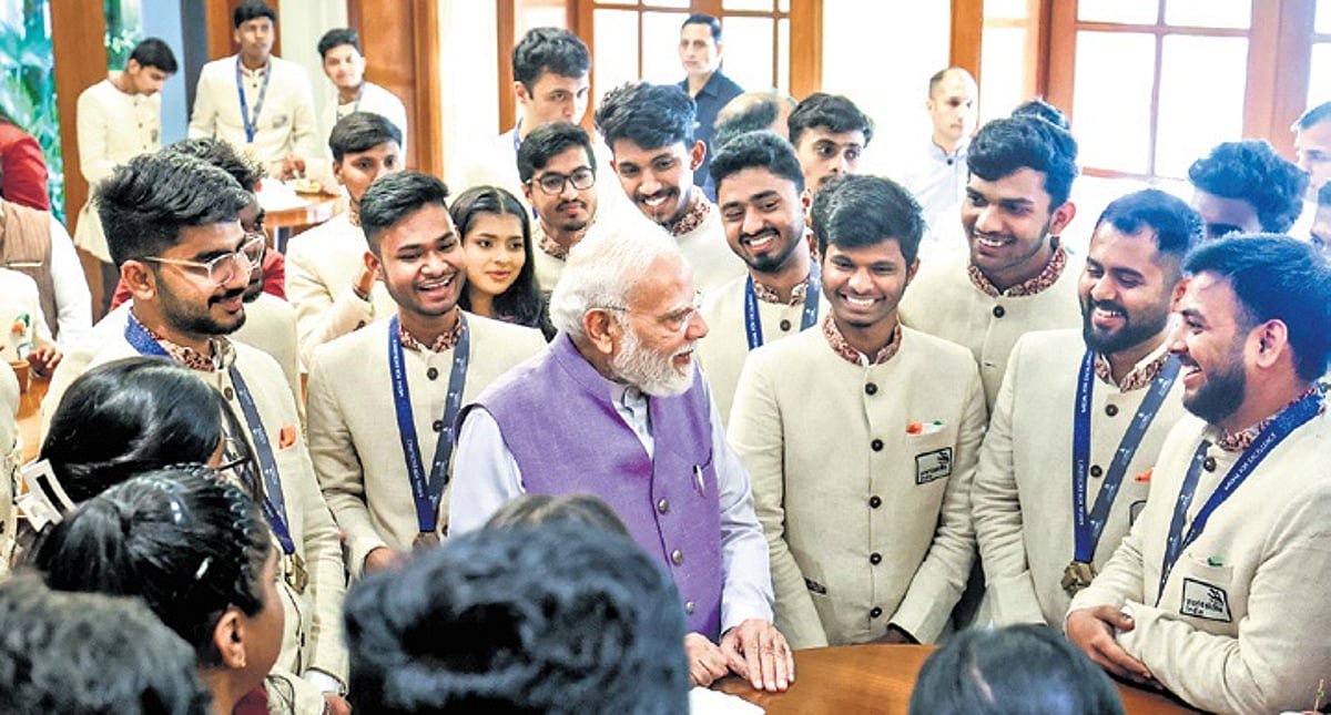 PM urges youth to upgrade skills, adapt to emerging technologies
