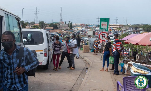 Ghana Traders urge government to stop commercial drivers from removing traders at bus stops