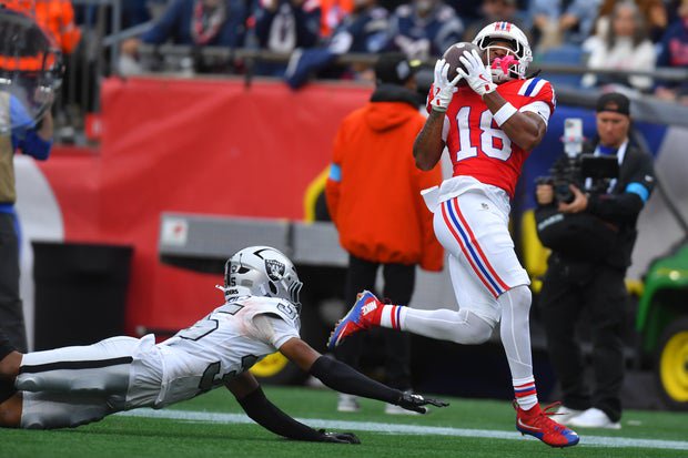 Drake Maye accounts for 5 TDs as Patriots roll past Raiders 45-17