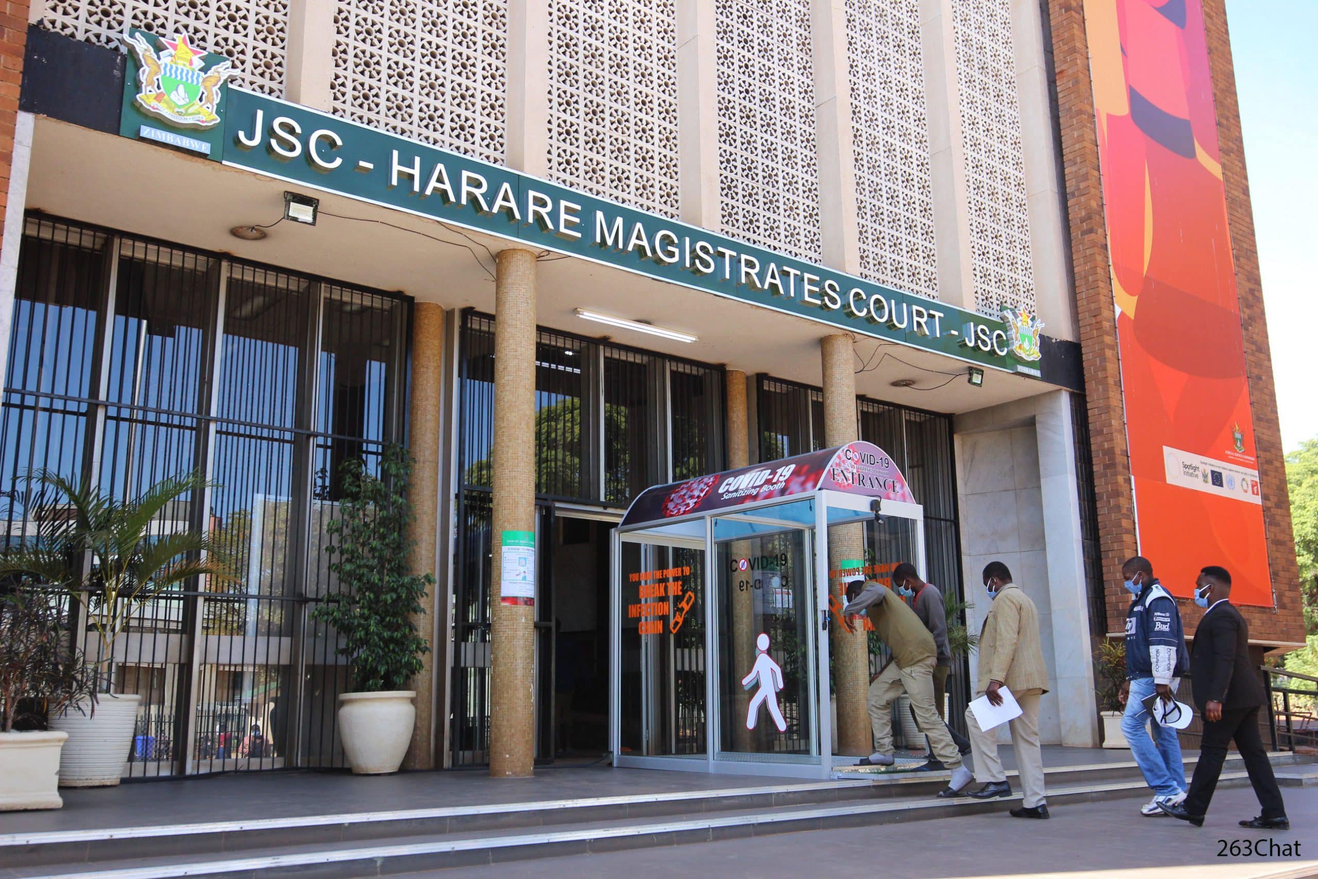 Gardener, Wife Accused of Stealing $2k from Employer’s Bedroom