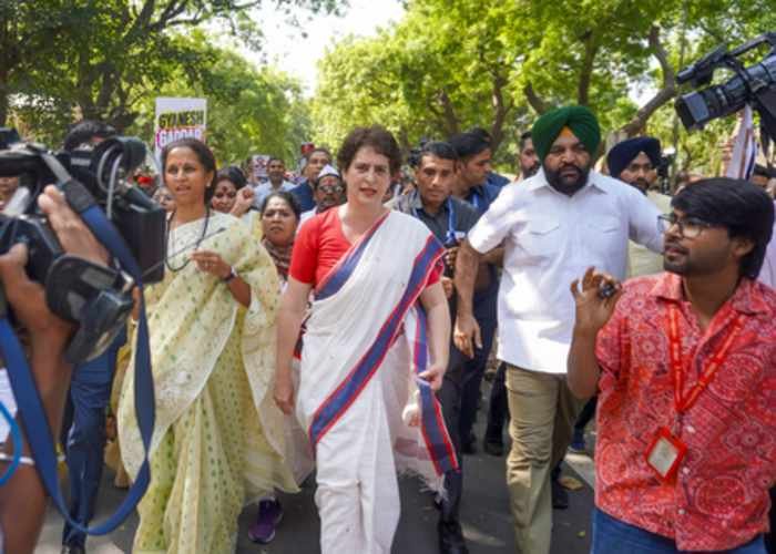 INDIA Bloc MPs March Towards ECI, Demand CEC Gyanesh Kumar’s Resignation