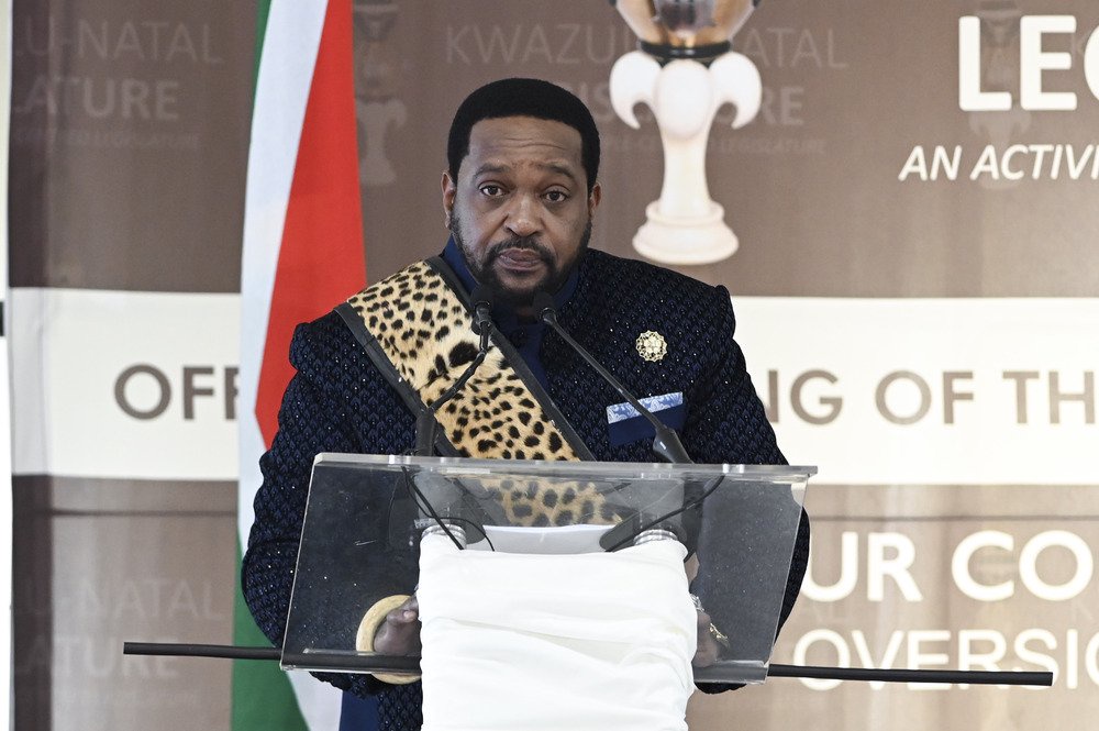 Video of King Misuzulu smoking during phone call sparks mixed reactions