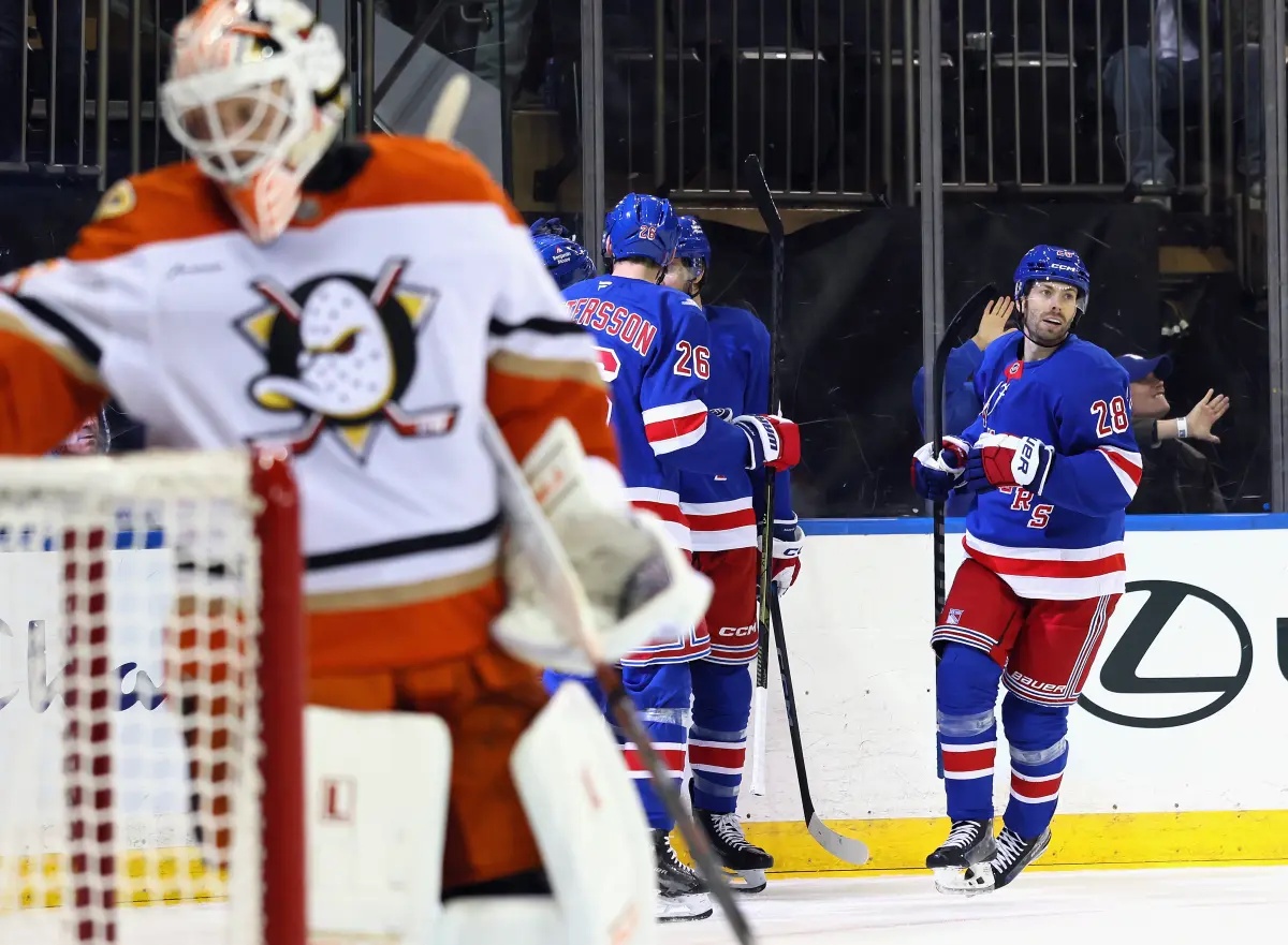 Travel-weary Ducks struggle on defense in loss to Rangers