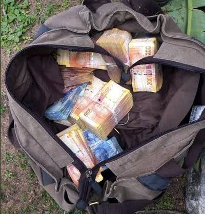 A Lesotho Foreigner Who Possessed Cash Rand Stolen From ATM Bombing in SA Finally Busted